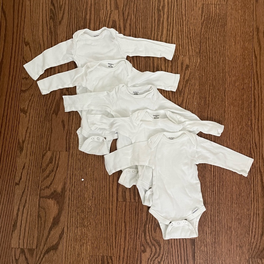 Set of 5 Gerber White Long Sleeve Baby Bodysuit/onesies
